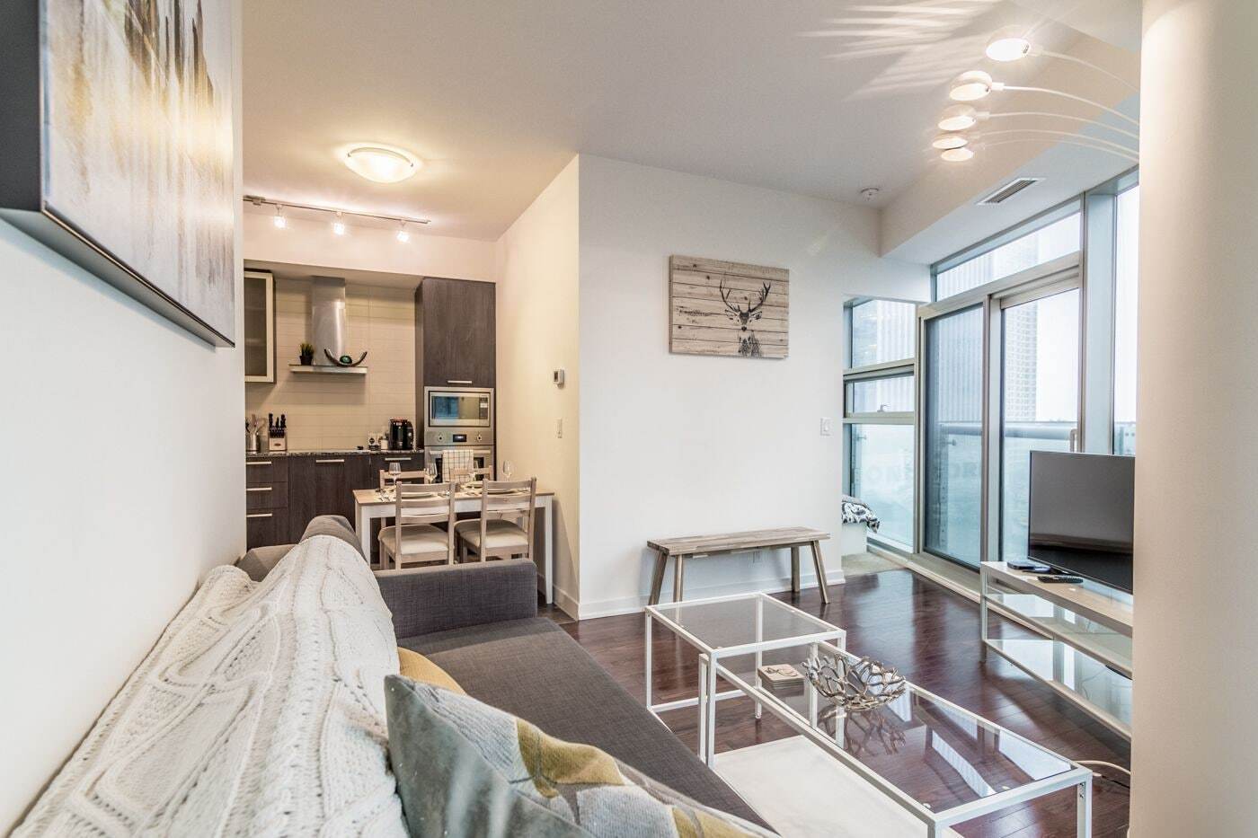 Aoc Suites - Two Bedroom Condo - City/Cn Tower View トロント エクステリア 写真