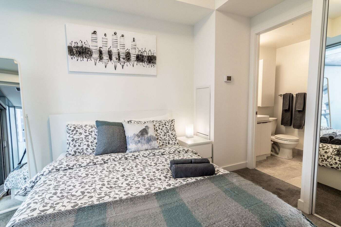 Aoc Suites - Two Bedroom Condo - City/Cn Tower View トロント エクステリア 写真