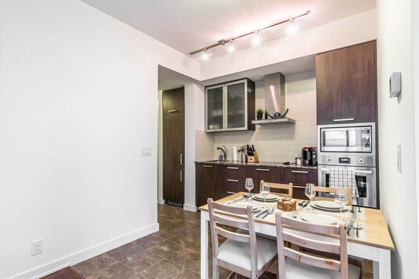 Aoc Suites - Two Bedroom Condo - City/Cn Tower View トロント エクステリア 写真
