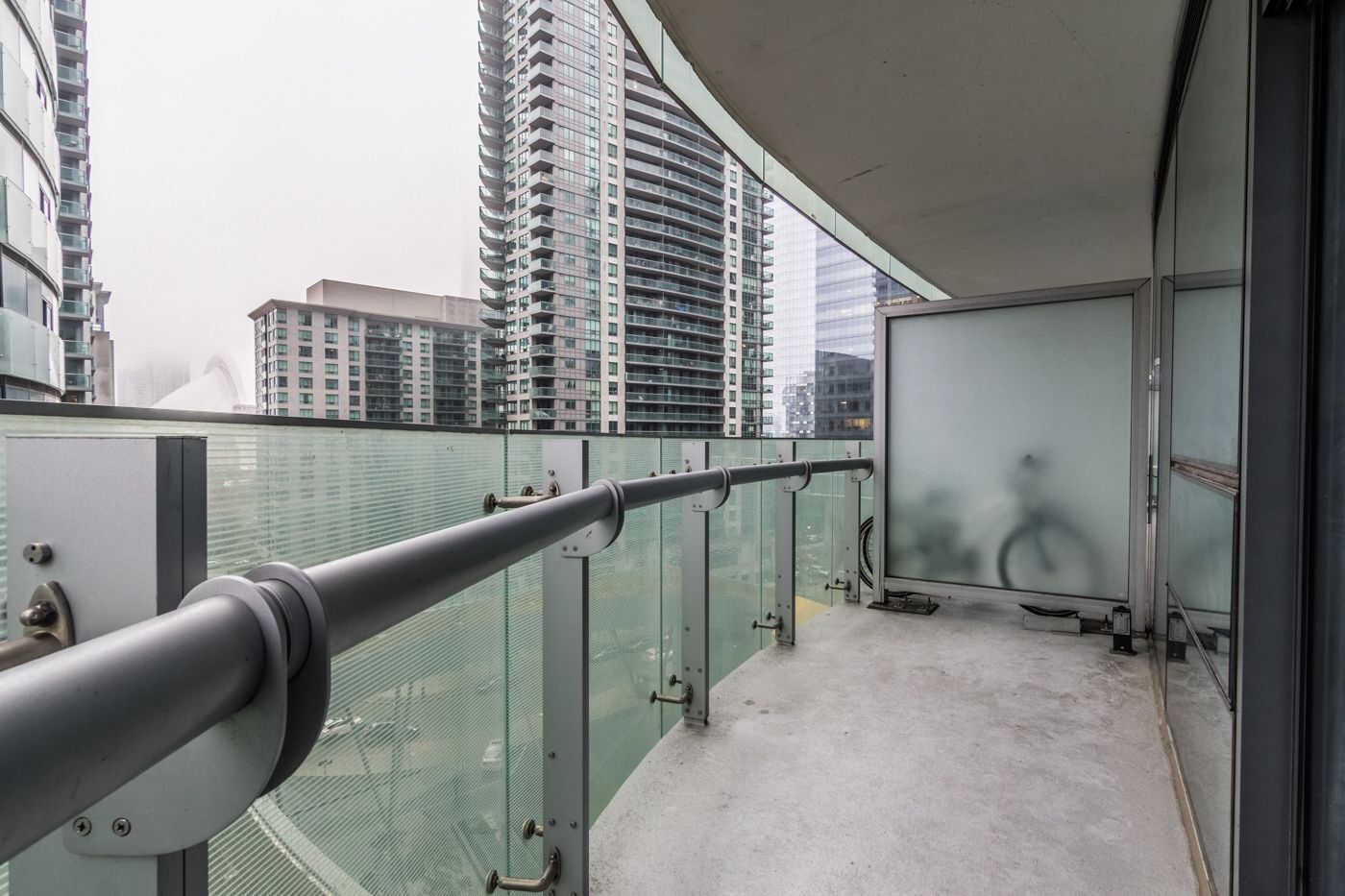 Aoc Suites - Two Bedroom Condo - City/Cn Tower View トロント エクステリア 写真
