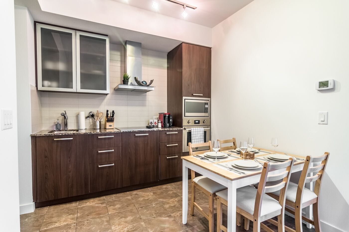 Aoc Suites - Two Bedroom Condo - City/Cn Tower View トロント エクステリア 写真